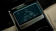 AUDI A8 / S8 controlul climatizării din spate 7.3″ Image 1 - ScreenShield blur și watermark